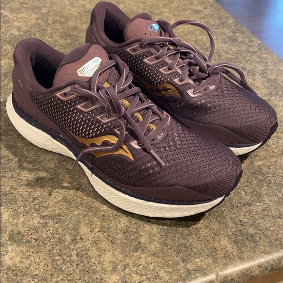 Saucony Running Shoes - Picture 2 of 3